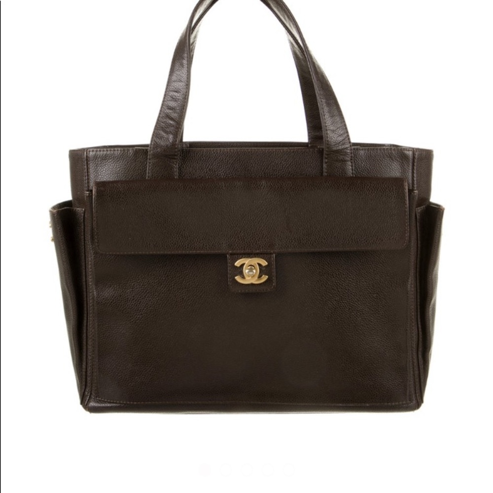 Chanel caviar tote with Card and serial number